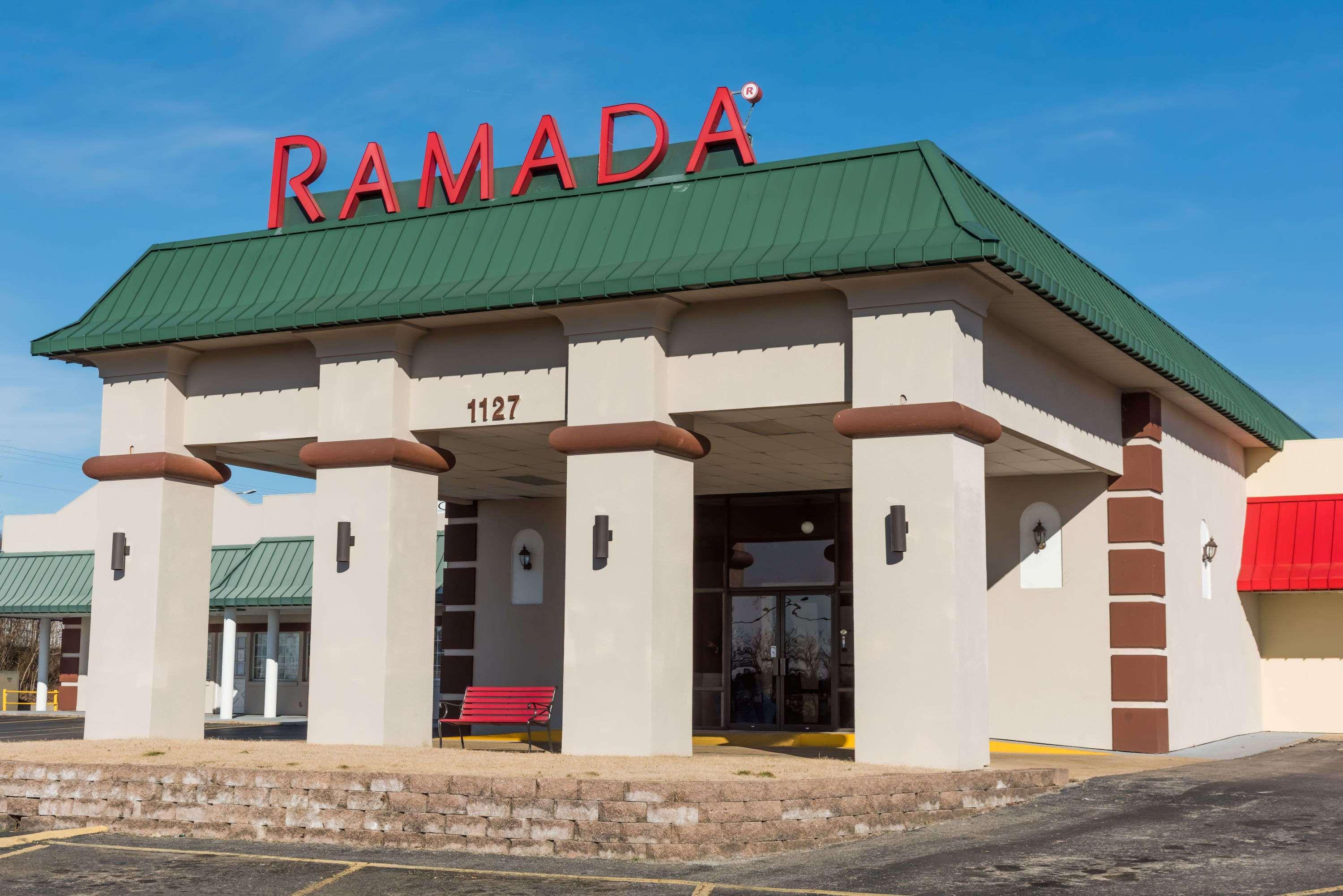 Ramada By Wyndham Mountain Home Exterior foto