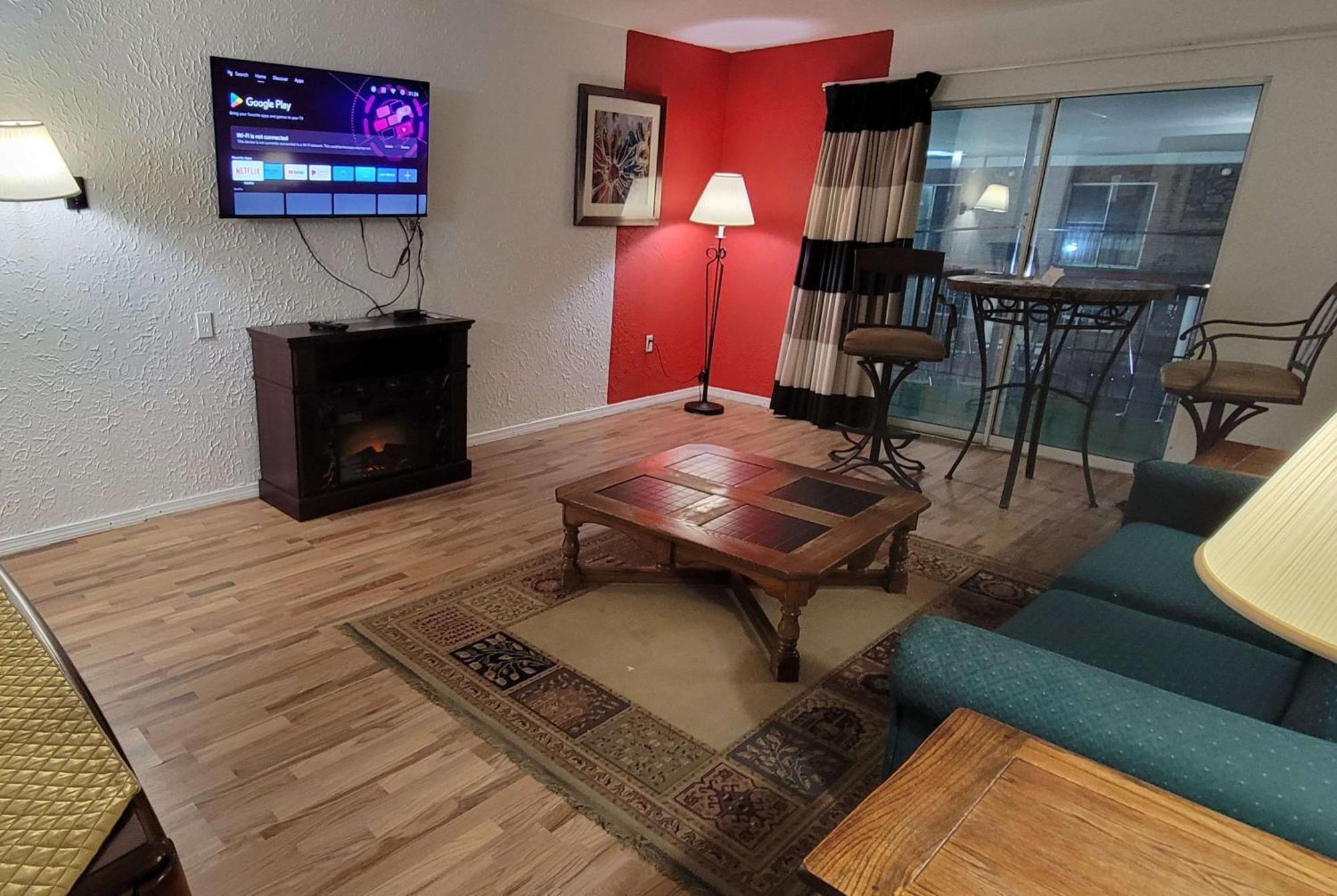 Ramada By Wyndham Mountain Home Exterior foto